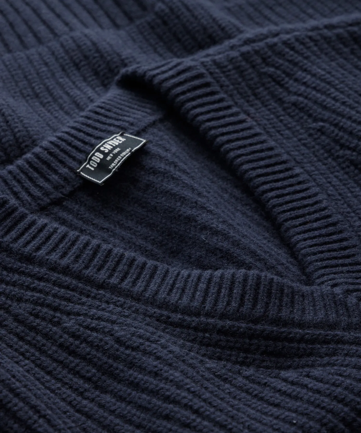 Ribbed Cashmere V-Neck in Navy